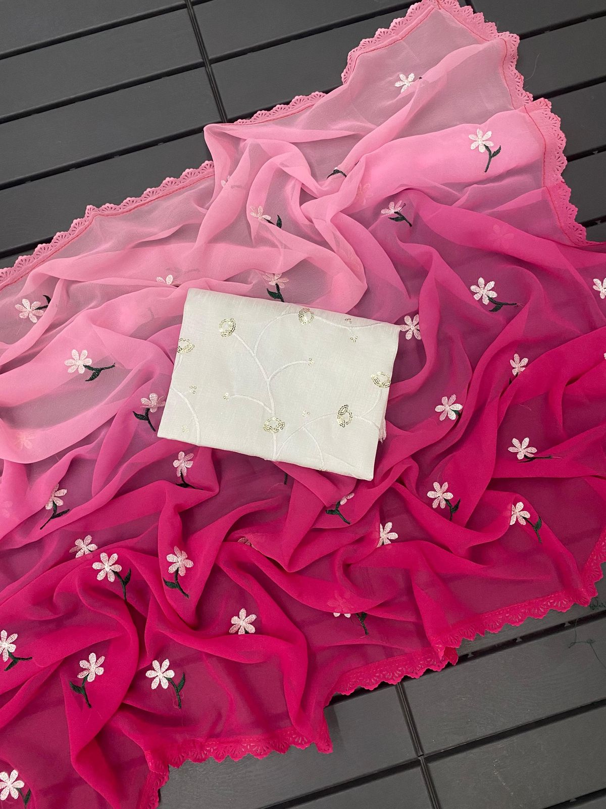 GEORGTTE PADDING SAREES Pink Colour
