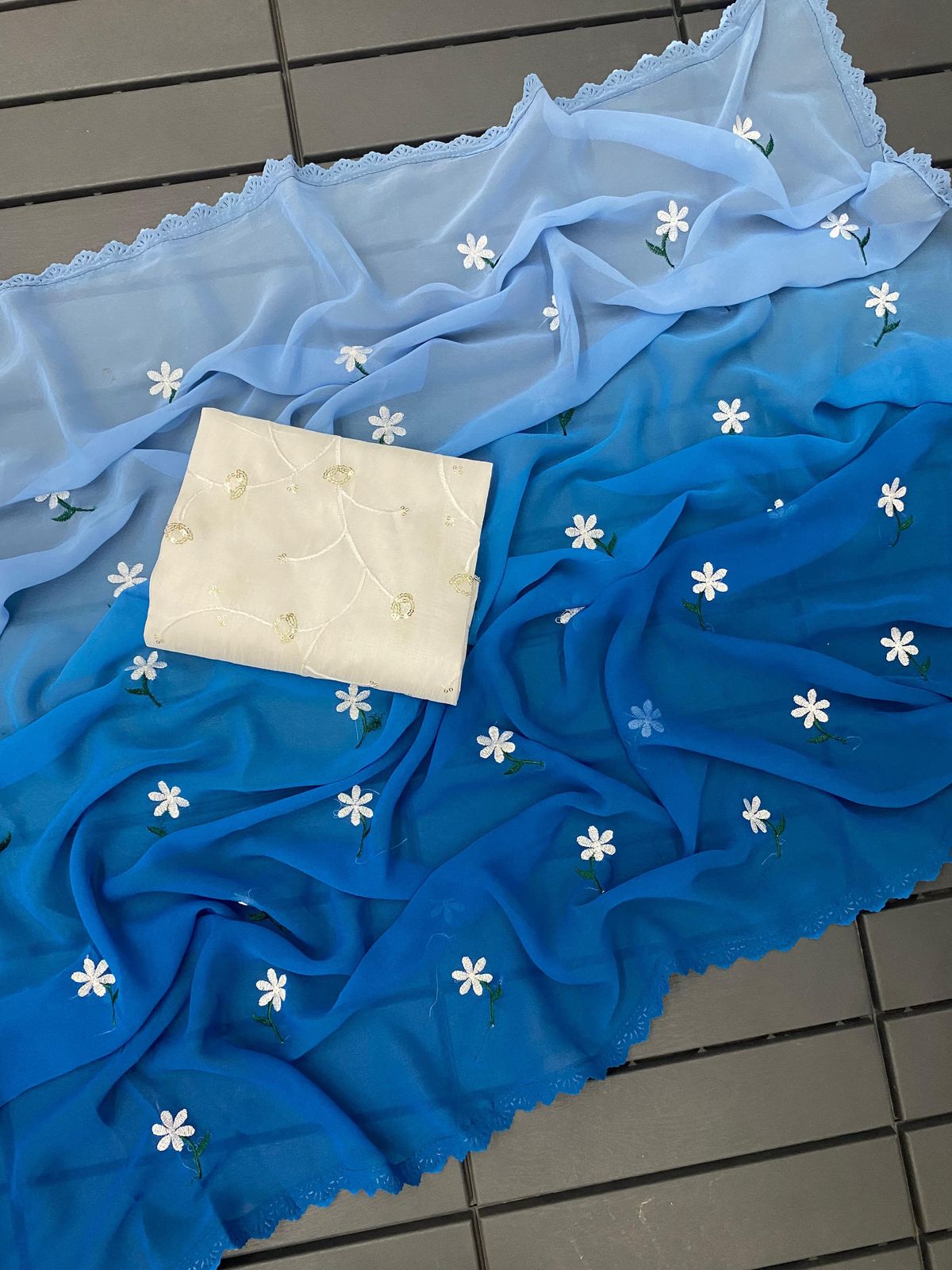 GEORGTTE PADDING SAREES BLUE COLOUR