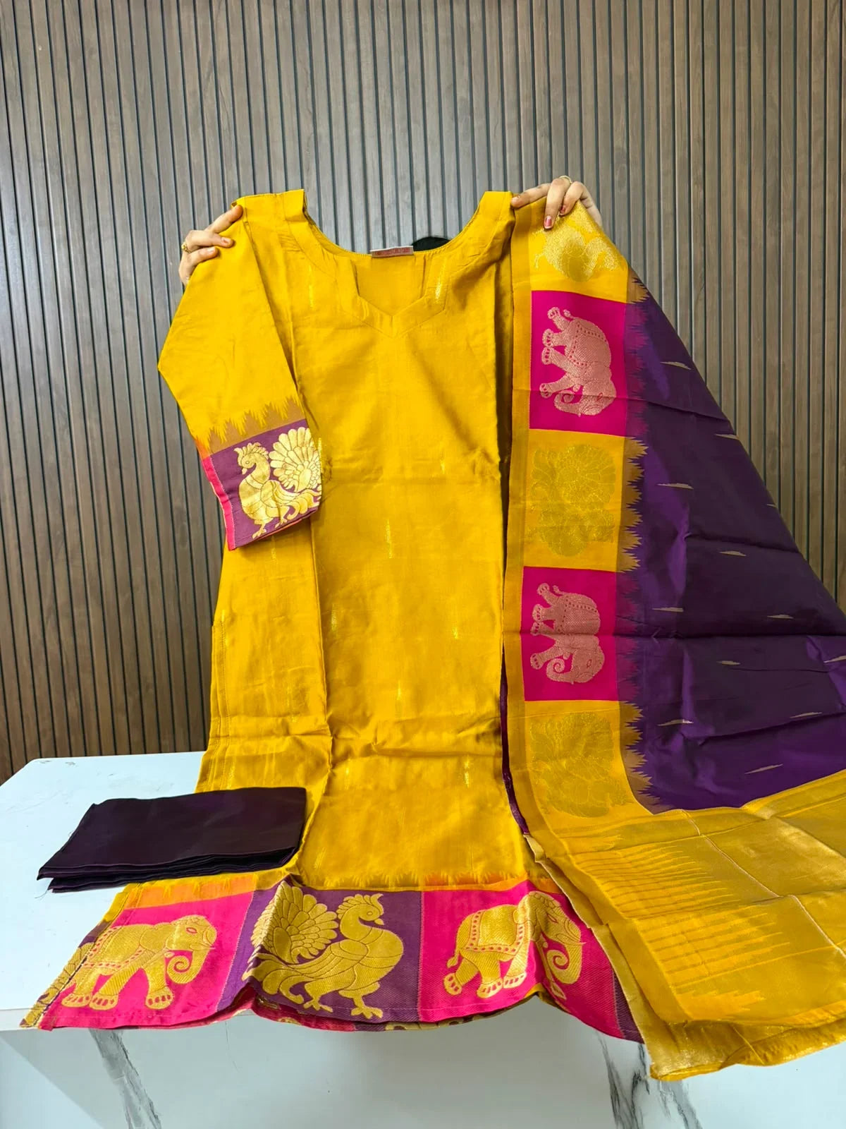 Gadwal Border Banarasi Silk 3 Piece Set