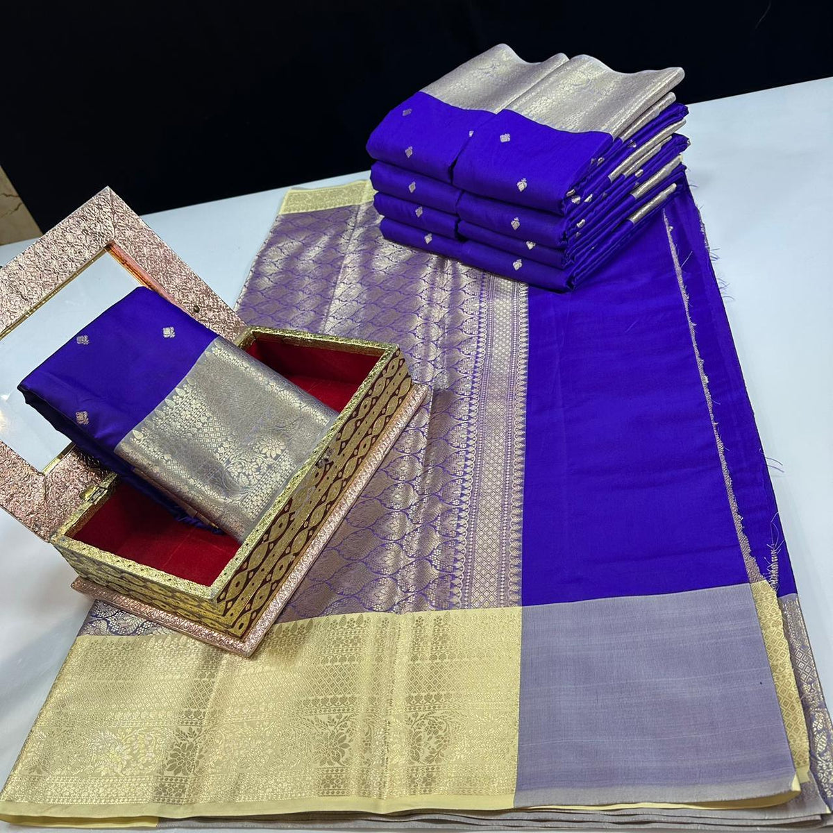Lightweiht Semi Pattu Saree