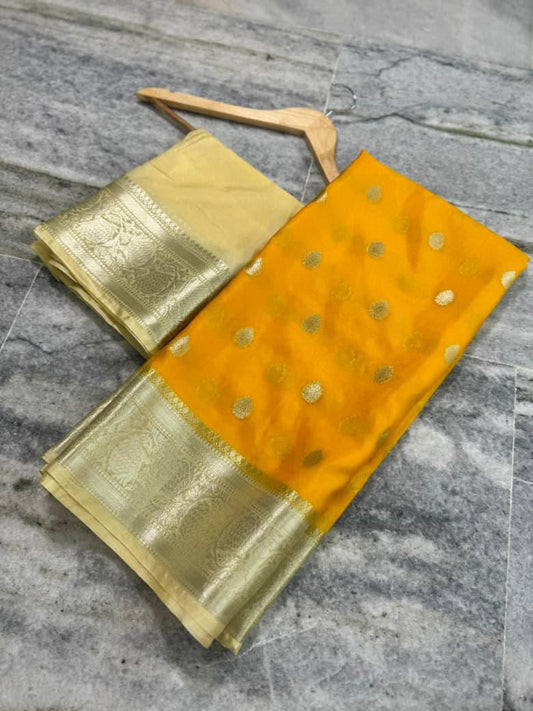 Bnarasi warm silk fabric  Fancy trending contrast border Sarees