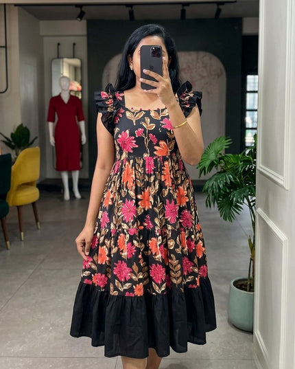 BLACK FLOARAL GOWN