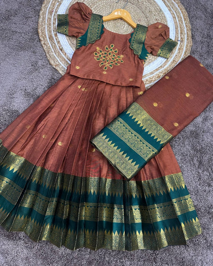 ROYAL PATTU LEHENGA