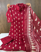Deep Maroon / M