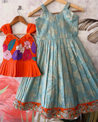 BRIGHT ORANGE WITH TEAL BLUE / 1-3 YEARS