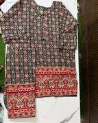 black base ornate red border / XXL