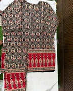 black base with geometric florals / XXL