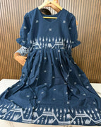 Navy blue / M