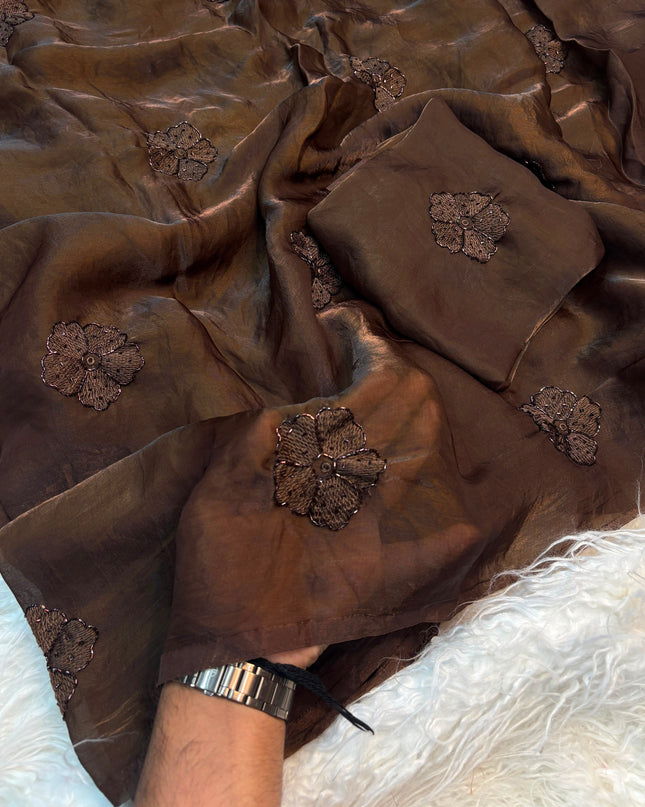 brown space fendty saree