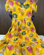 bright yellow / M