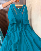 teal blue / M