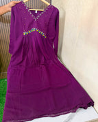 deep magenta / M