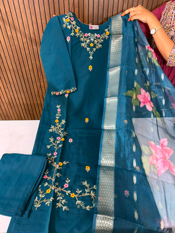 Harika Mul Chanderi Maggam Work 3 Piece Set