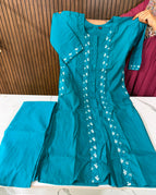teal blue / M