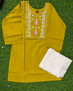 yellow / M