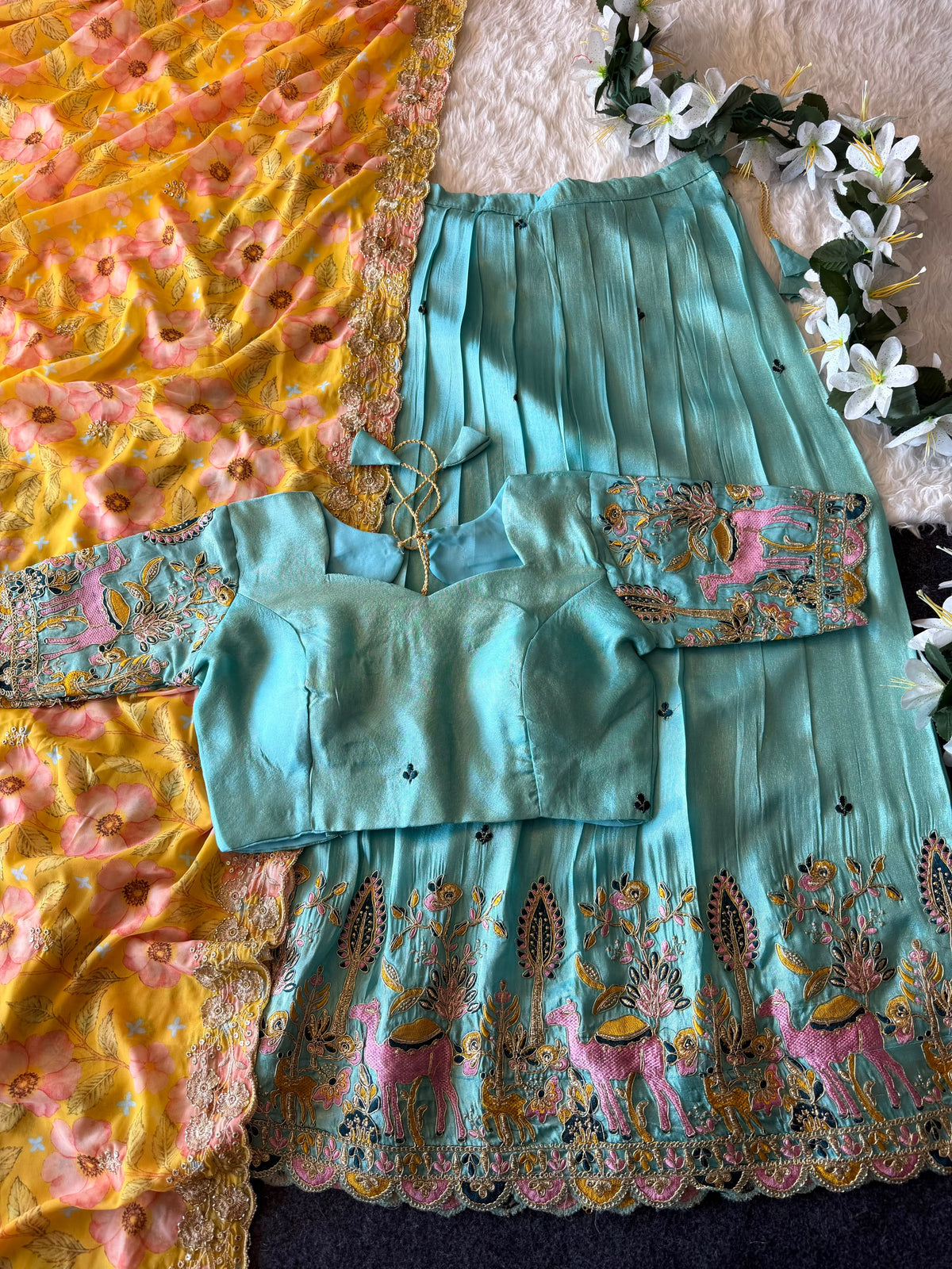 camelin lehenga