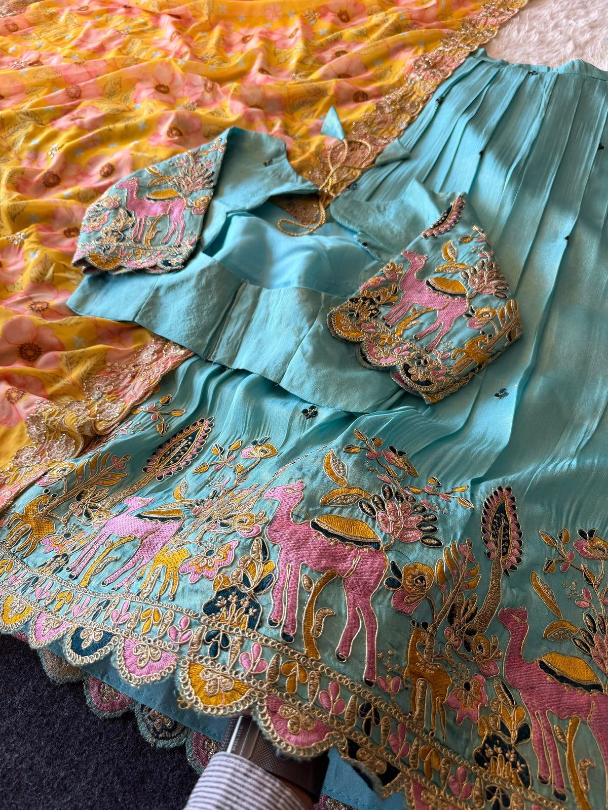 camelin lehenga