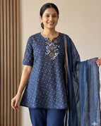 Navy blue / L