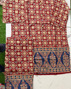 maroon base with cream geometric / M