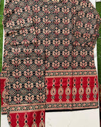brownish-maroon base with cream / M