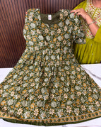 olive green flowers / XXL