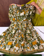 olive green intricate / XXL