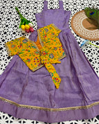 Light purple with a bright yellow / 1